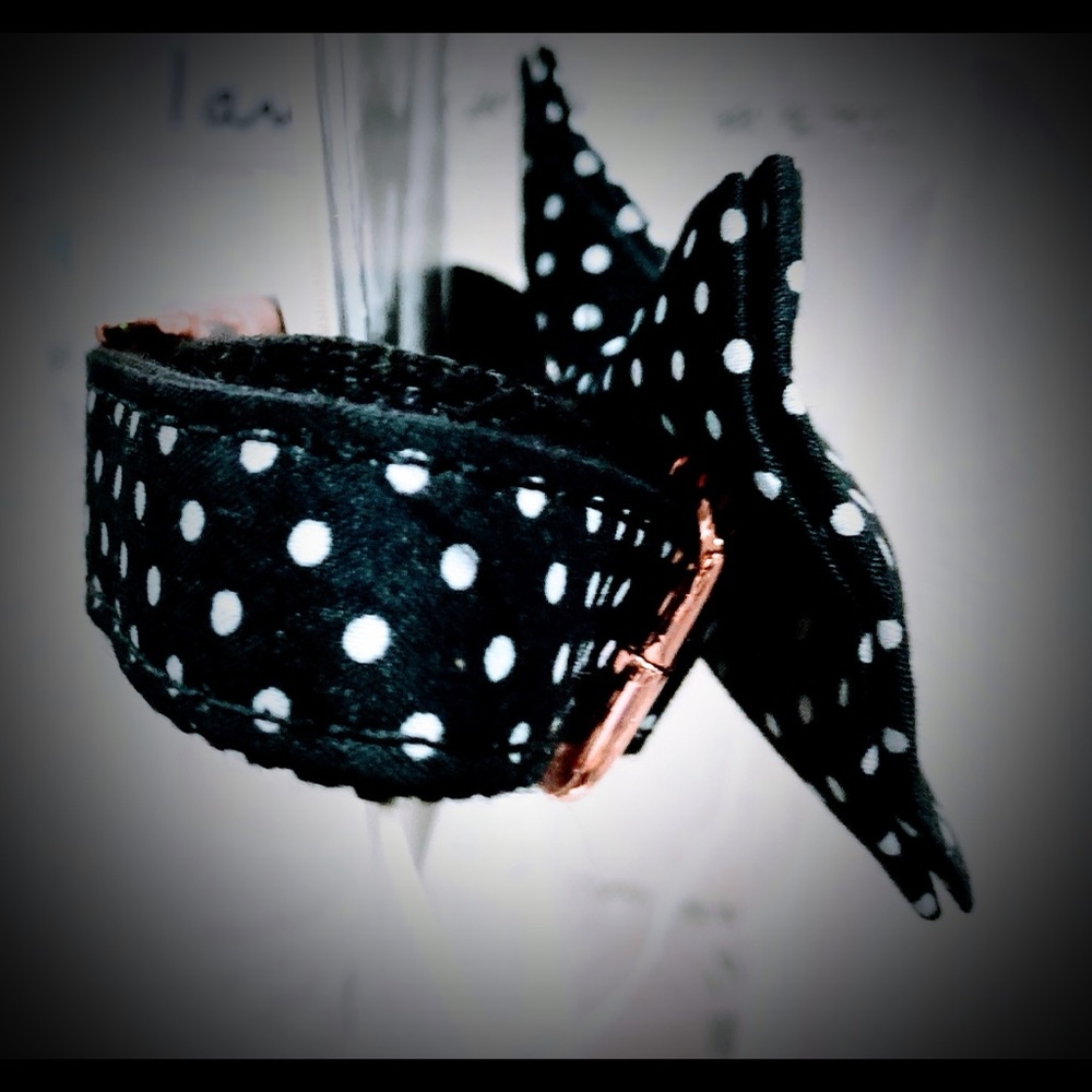 🐾Luxury Dog Collar with Bow Tie ~ Limited Edition ~ Pets ~ OSFM ~Host Pick x9 - Picture 3 of 15